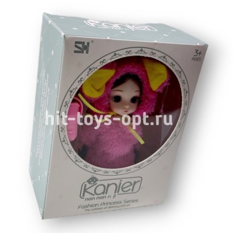 Кукла в меховом комбезе