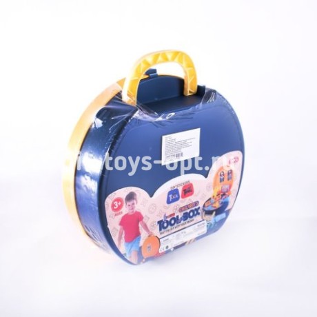 Набор инструментов в чемоданчике