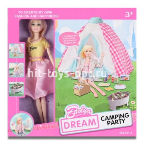 Кукла на пикнике с палаткой